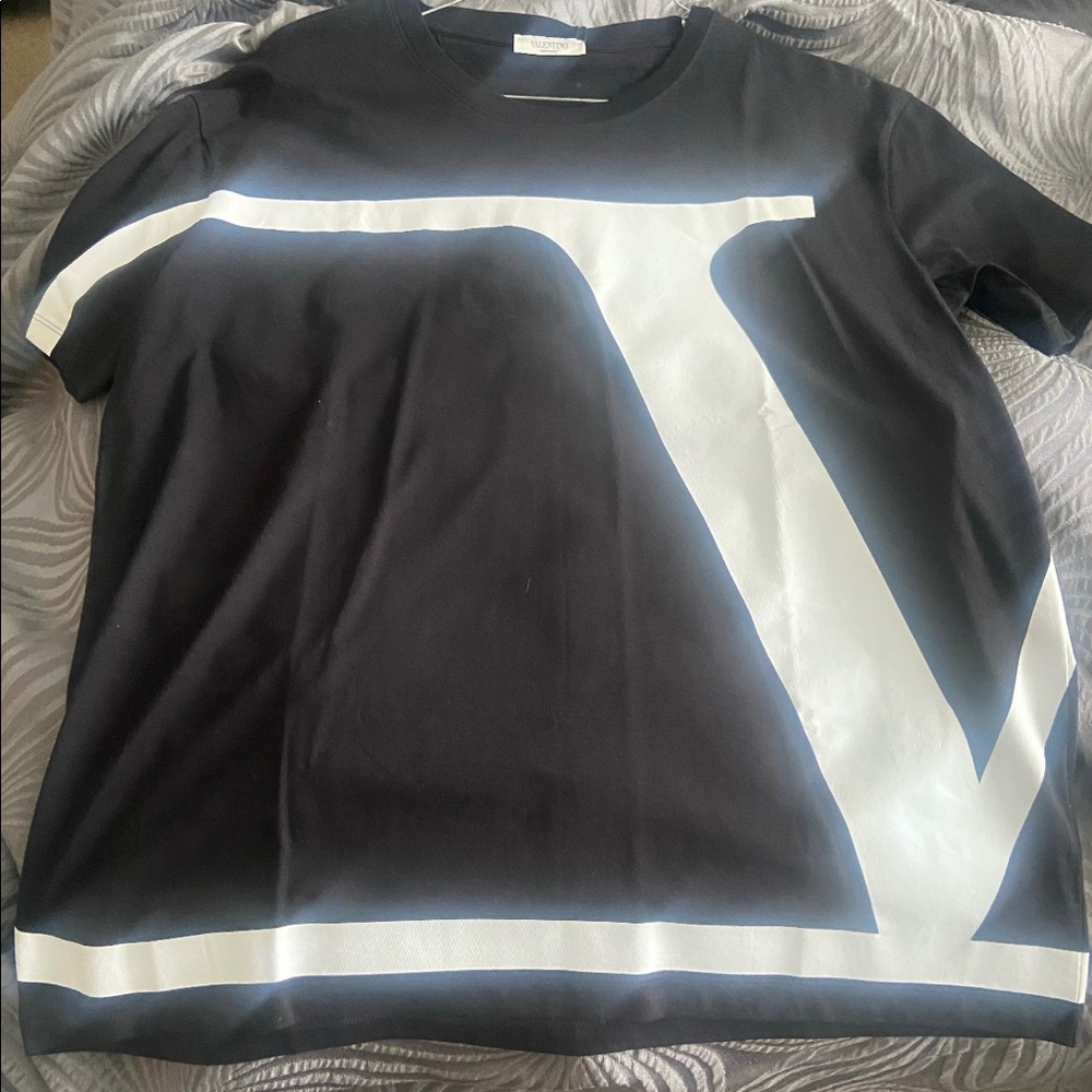 Valentino V Logo Signature print T Shirt